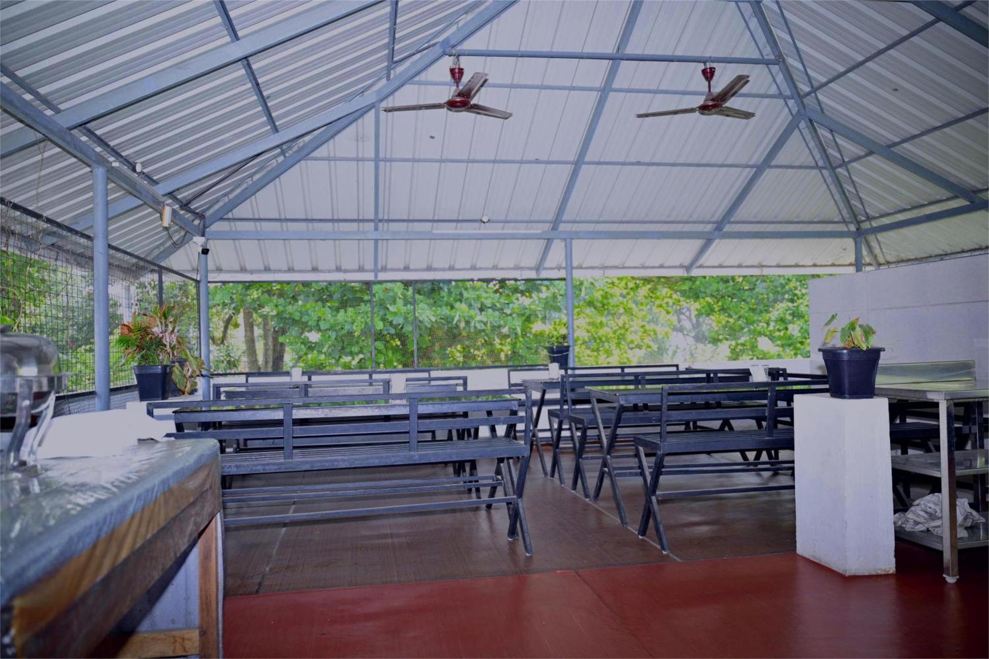 Nirupama,Hotel Aluva 700 Mtr From Aluva Railway Station Alwaye Exteriör bild