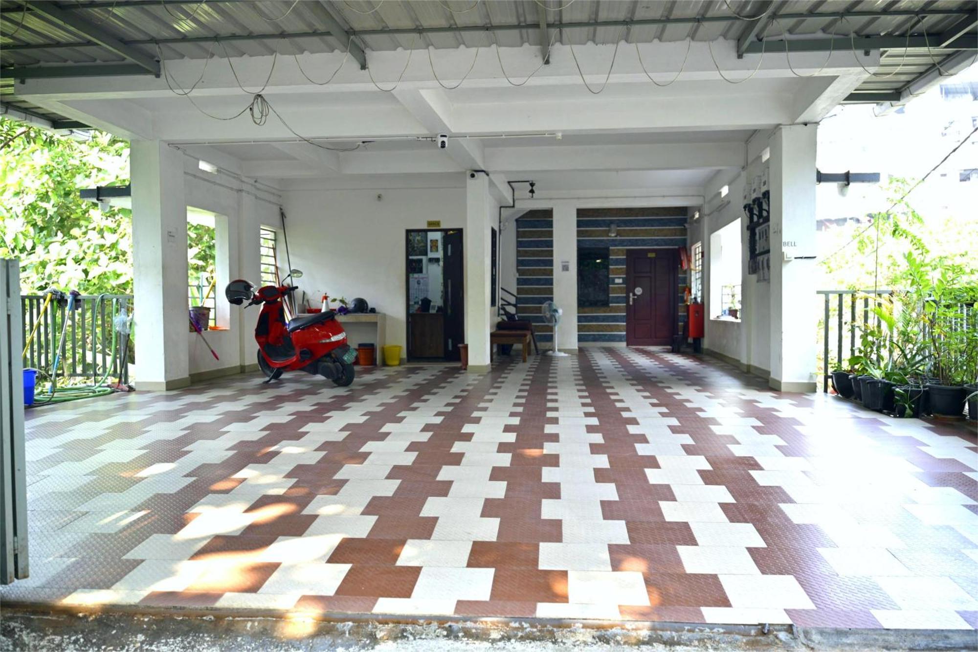 Nirupama,Hotel Aluva 700 Mtr From Aluva Railway Station Alwaye Exteriör bild
